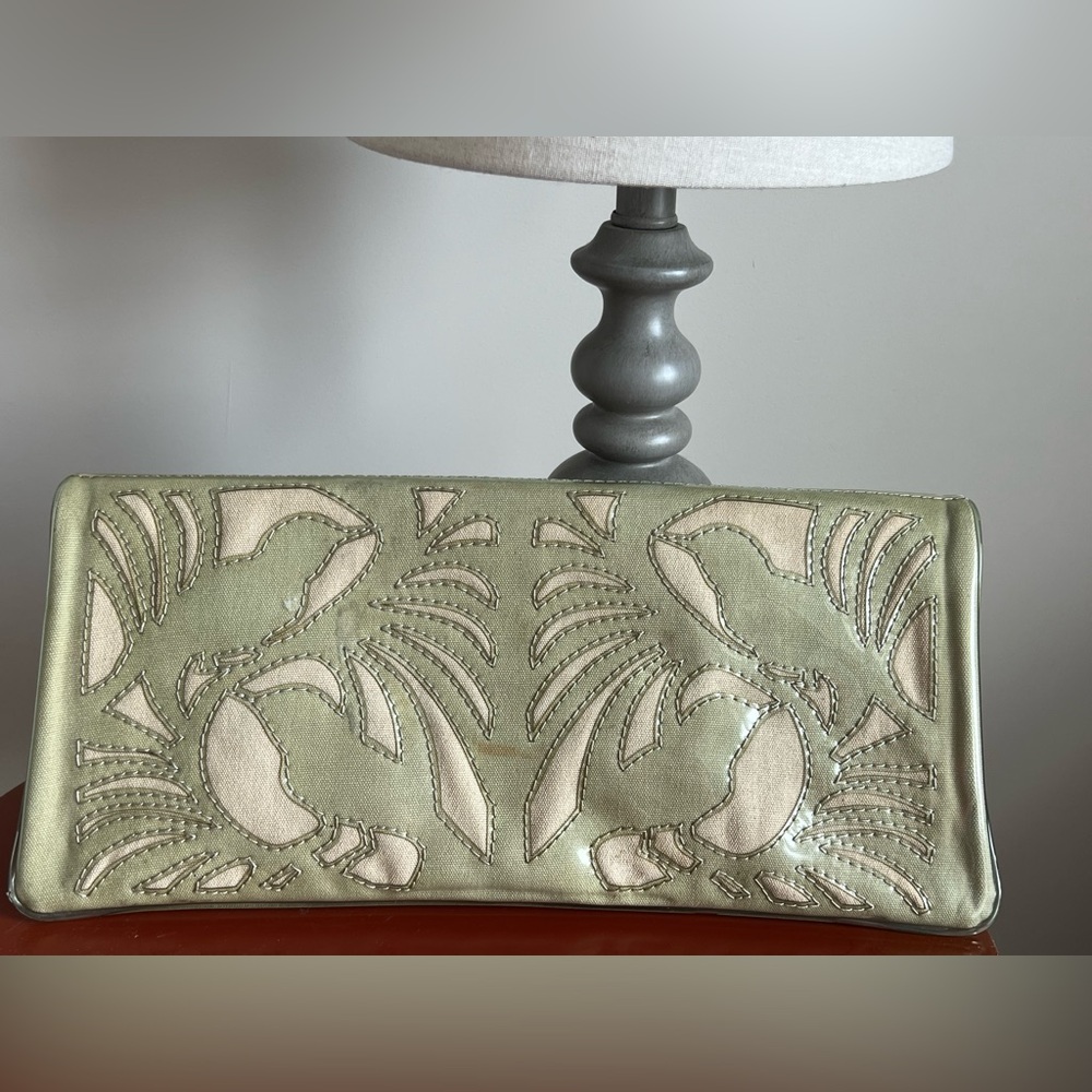 Noah No/ah fold clutch bird handbag